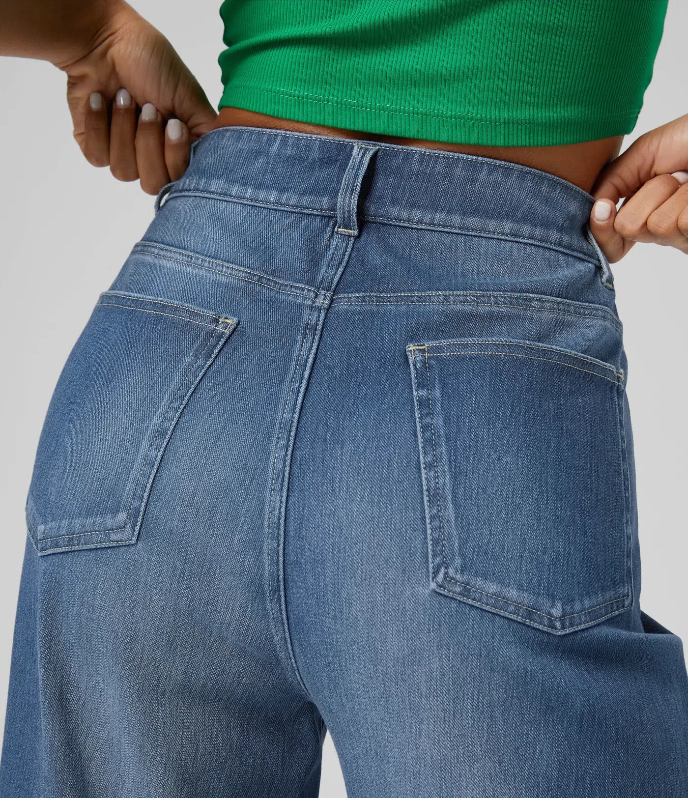 Lina – Weit geschnittene Jeans mit Umschlag