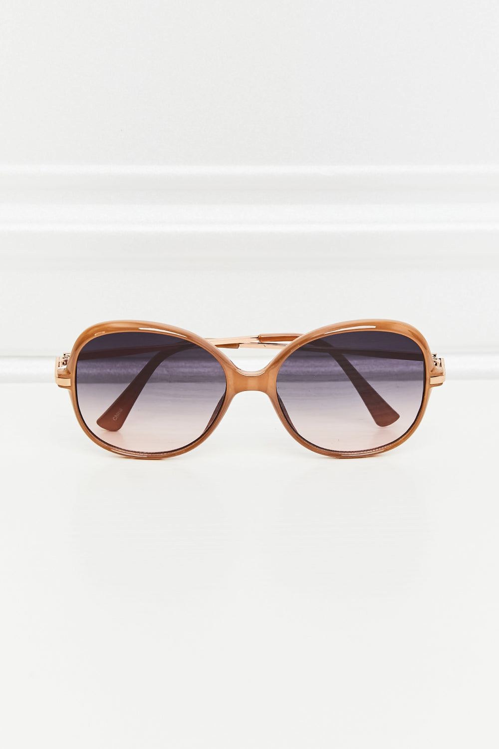Vollrand-Sonnenbrille im Metall-Kunststoff-Hybriddesign