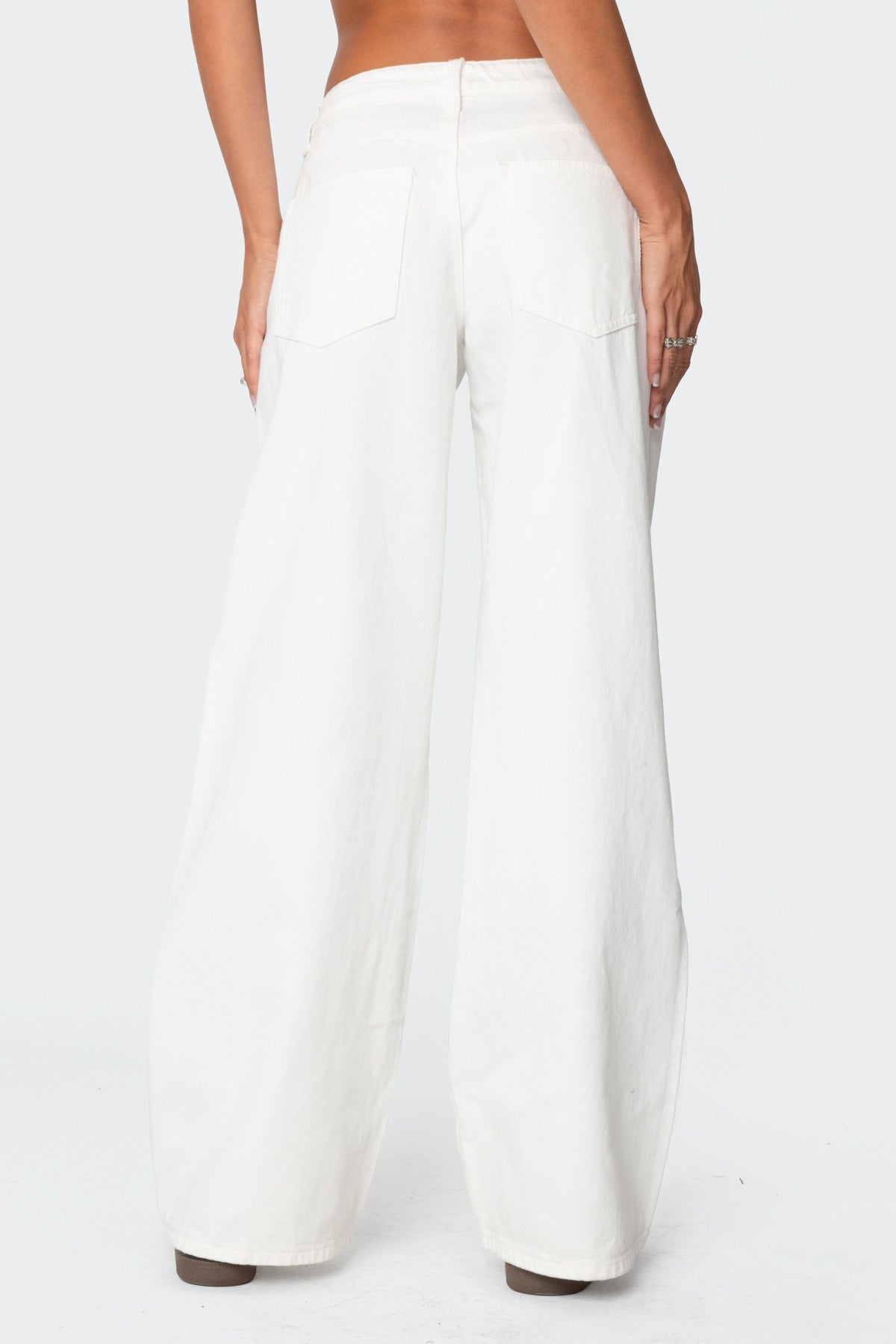 Liv Jeans mit weitem Bein – Offwhite